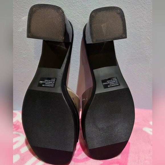 Wild Pair Women's Orleensv Black Vinyl Block Heel, Size 9.5M - Picture 7 of 7